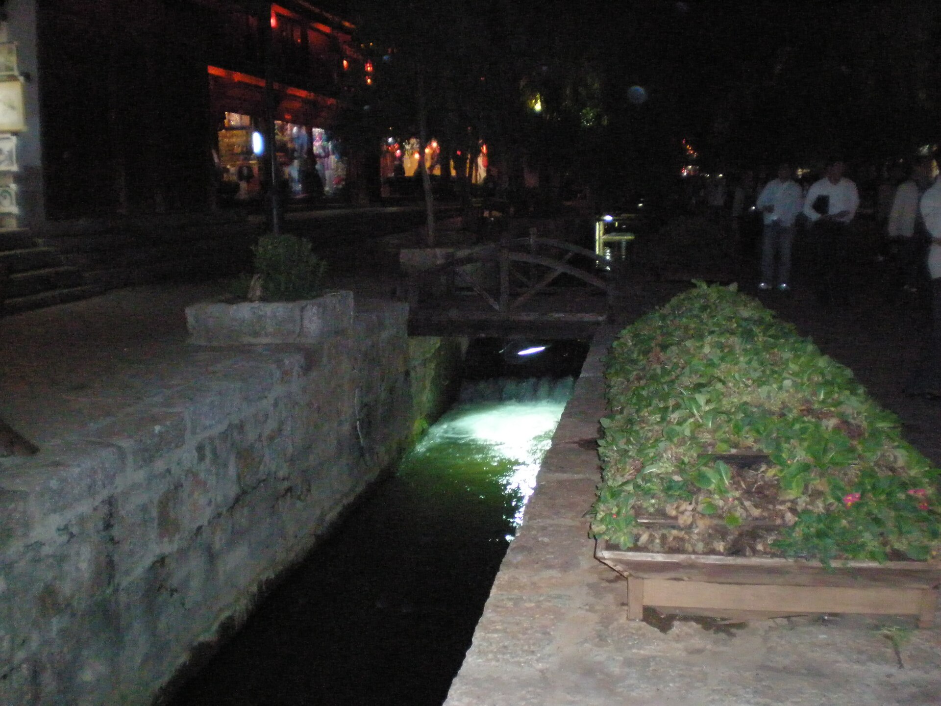 Lijiang old town canal night