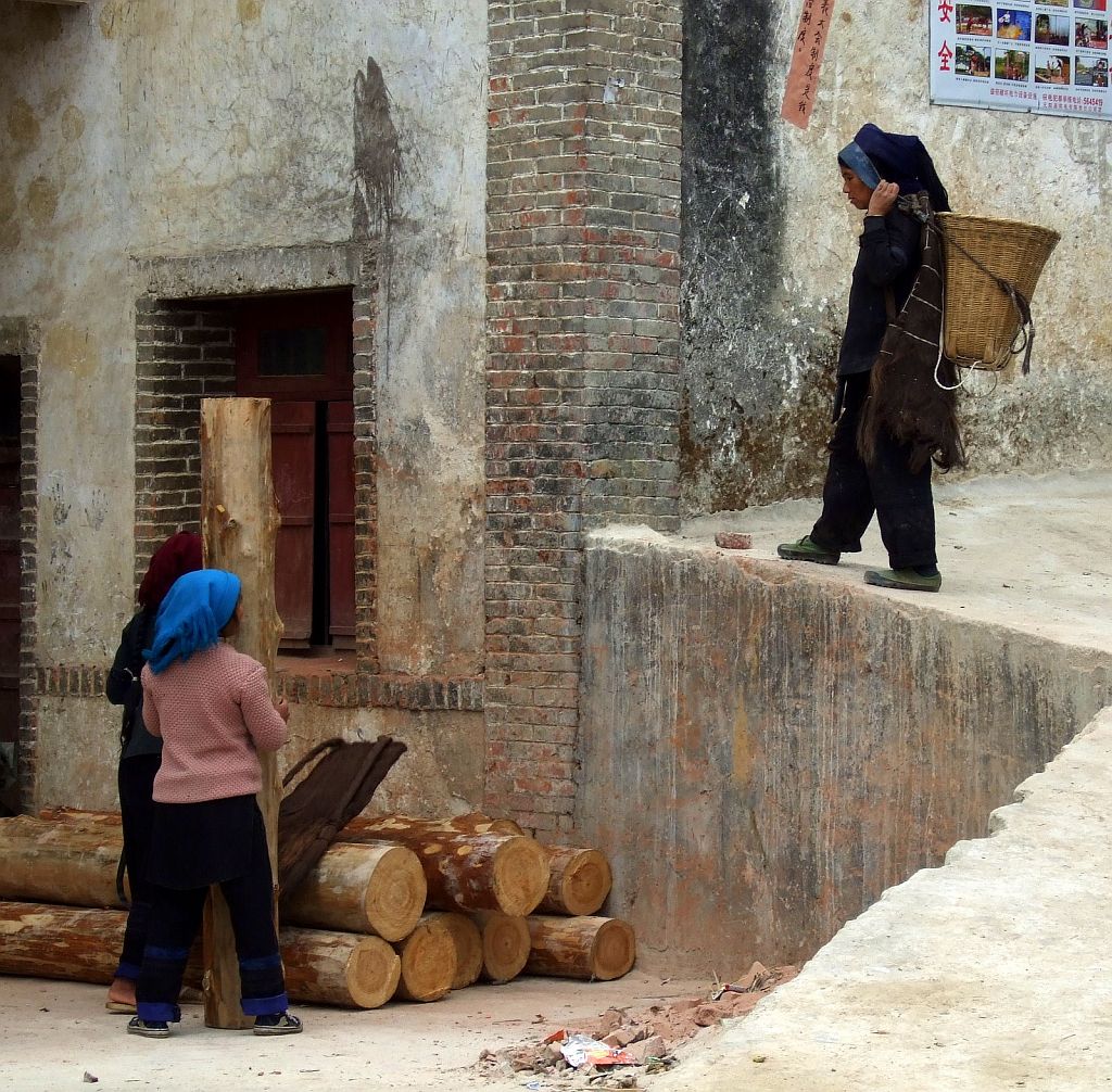Yunnan minority village daily life